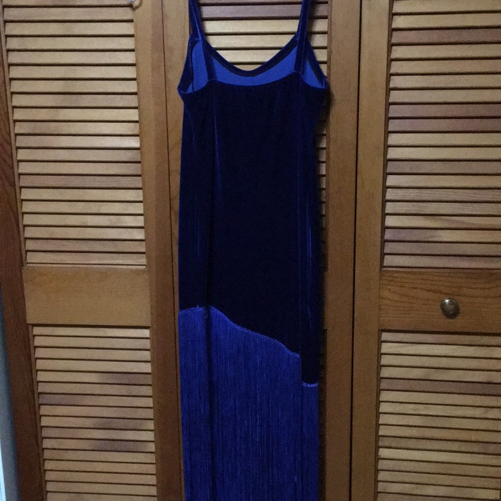 Long Flapper Style Gown With Asymmetrical Cut - image 4